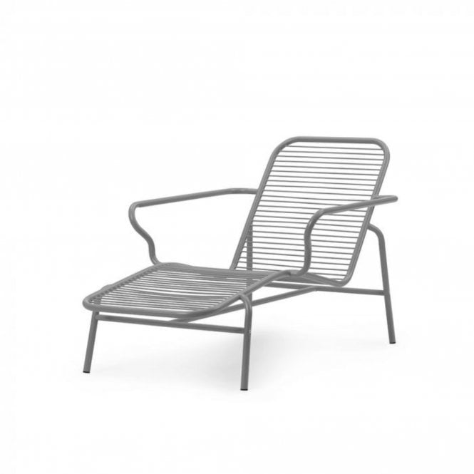Normann Copenhagen Vig Outdoor Chaise Longue | Grey Powder-coated Steel